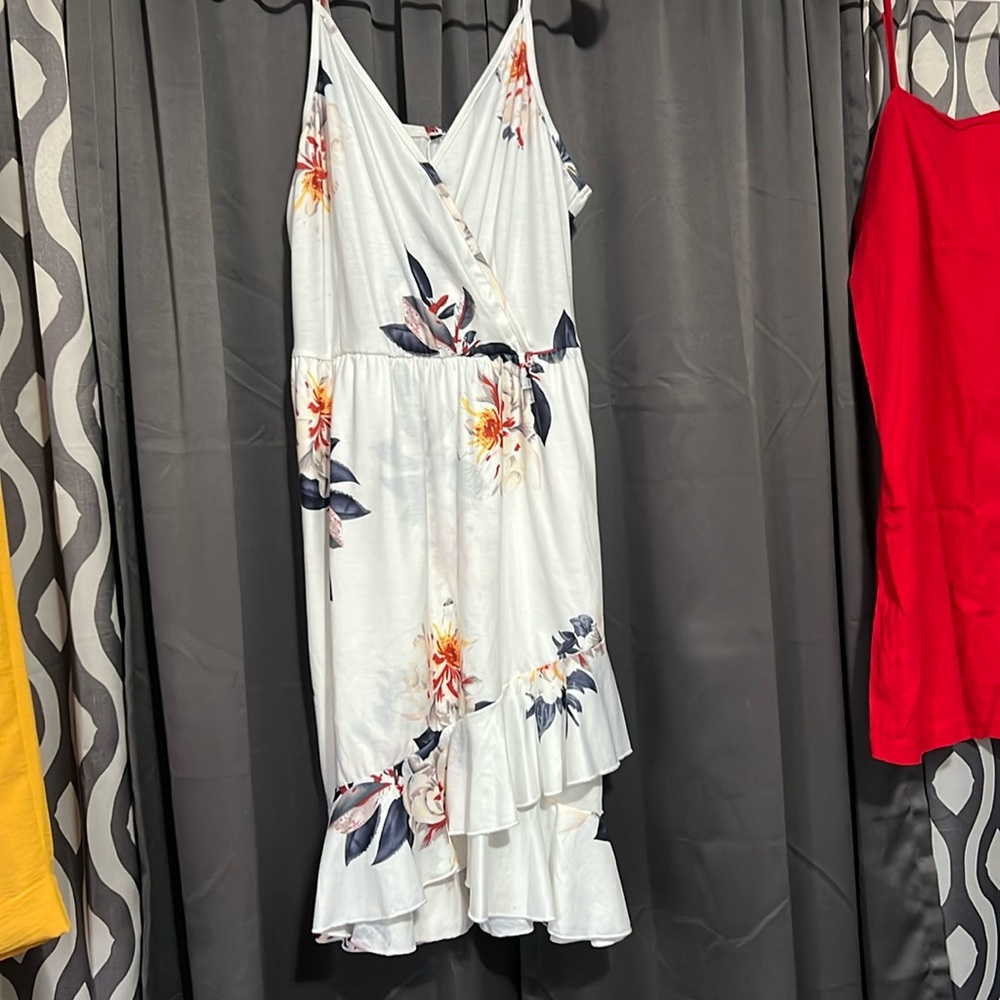 White Floral Dresss